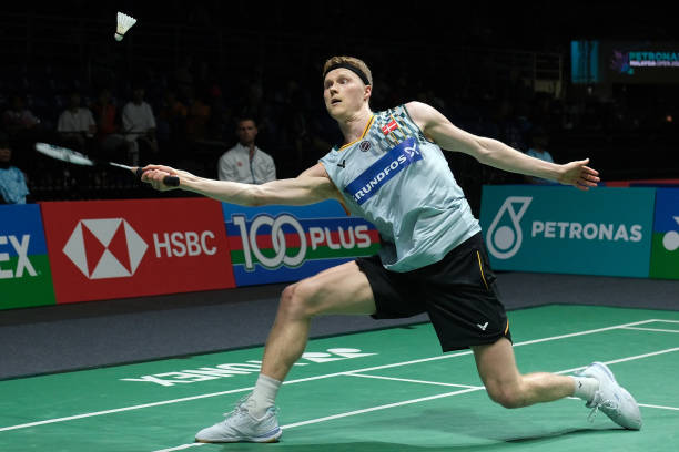 挥洒汗水,拼搏赛场——2021年小学生羽毛球赛回顾