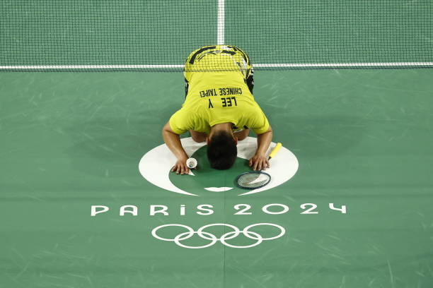 从运动强度看选择:羽毛球场和气排球场哪个更锻炼身体?