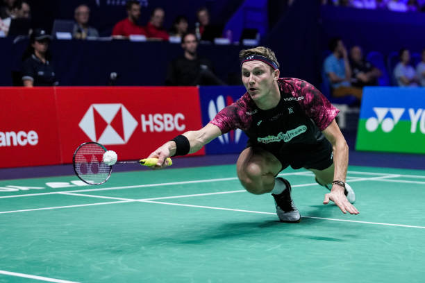 从马来西亚到新加坡:李宗伟的跨国羽毛球征程