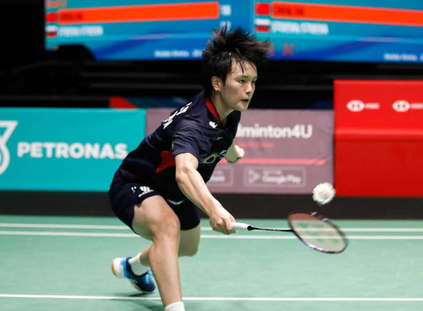 羽毛球单打发球界限详解:如何避免发球违例