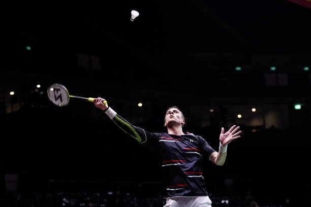 破解对手战术：羽毛球常见打法及针对性应对策略