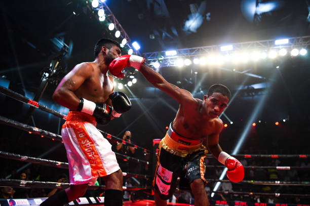 专业教练指导！学羽毛球的视频教程全集完整版