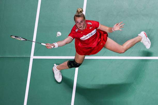 单打 vs 双打:学校羽毛球场尺寸有何不同?