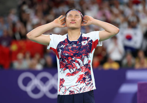 羽毛球单打与双打场地长度差异对比