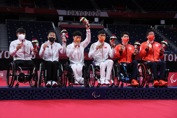 小学羽毛球操示范教学:培养孩子的运动兴趣