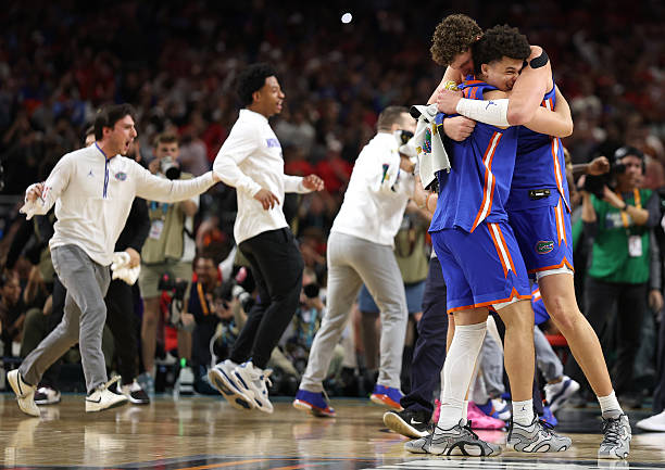 篮球裁判手册：常见犯规判罚标准解读