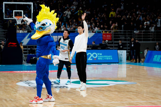 人盯人防守战术的核心理念:一对一防守还是团队协作?