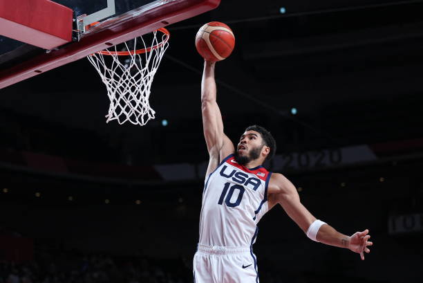 如何组建无敌阵容？NBA梦之队最强搭配攻略