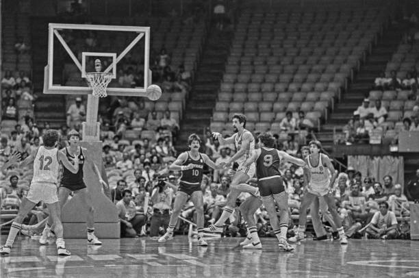 篮球地板厂家价格预算指南:从入门到专业级别