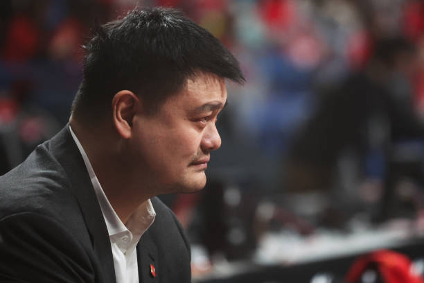 篮球规则小课堂：二次运球的定义与判罚