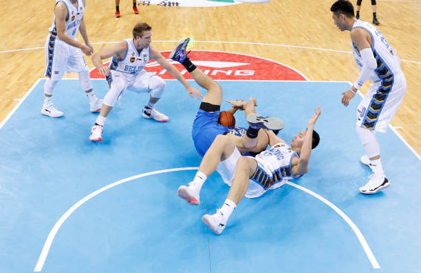 林书豪首秀全场回放:CBA赛场上的华丽亮相