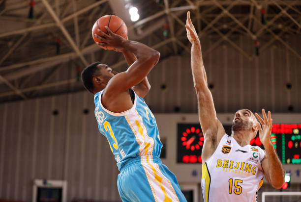 国际篮联最新罚球规则图解:站位与执行要点详解