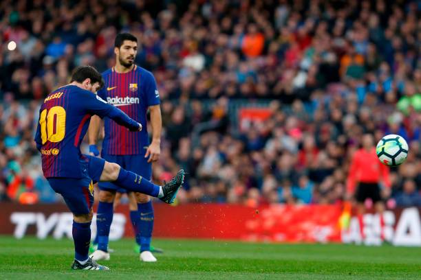 足球迷必看:单刀球越位规则详解与经典案例