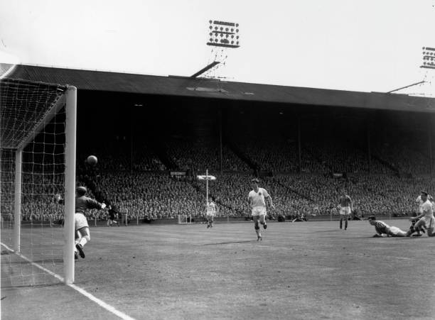 2020欧冠半决赛战术分析:拜仁如何摧毁巴萨防线