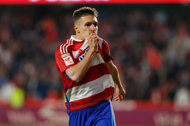 足球史上最贵转会之一:齐达内如何成为皇马传奇