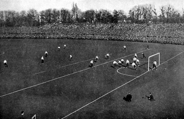 高跟鞋加持下的维多利亚·贝克汉姆:实际身高引热议