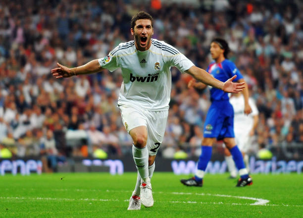 意甲巅峰对决:2019-2020赛季最佳球员的辉煌表现