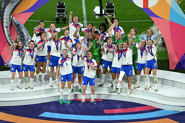 球员必知：单刀点球时的站位与战术运用