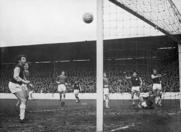 米歇尔斯 vs 克鲁伊夫：谁才是全攻全守的幕后推手？