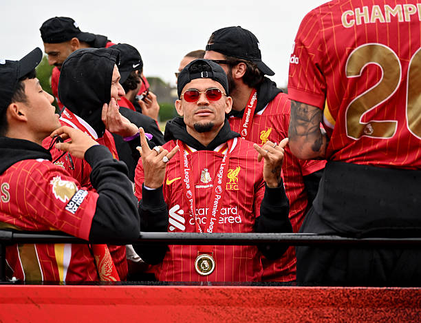 蓝月当空：曼城夺得22-23赛季欧冠冠军全记录