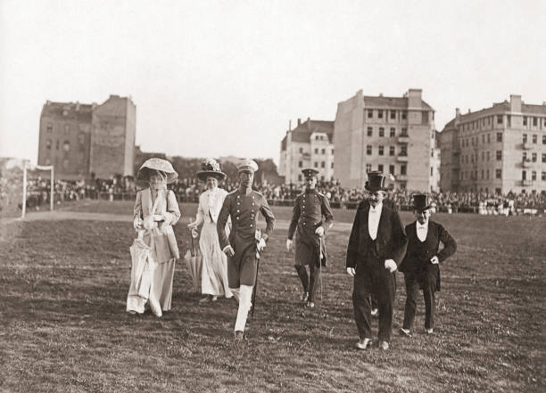 法国足球焦点战回顾:姆巴佩、登贝莱等球星表现如何?