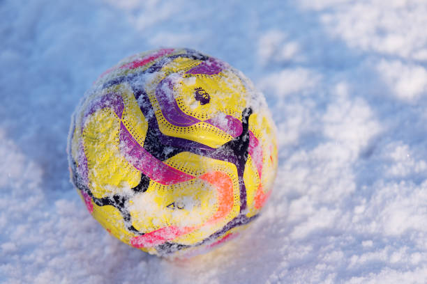 亲子手工活动：与孩子一起动手制作一个迷你桌上足球网