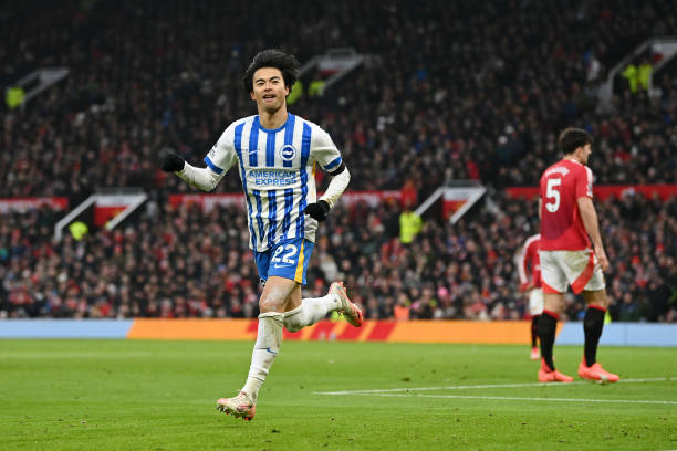 足球场地的标准尺寸：十一人制比赛场地的区域划分与尺寸要求