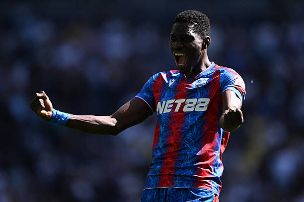 标准足球场面积计算：长105米×宽68米等于多少？