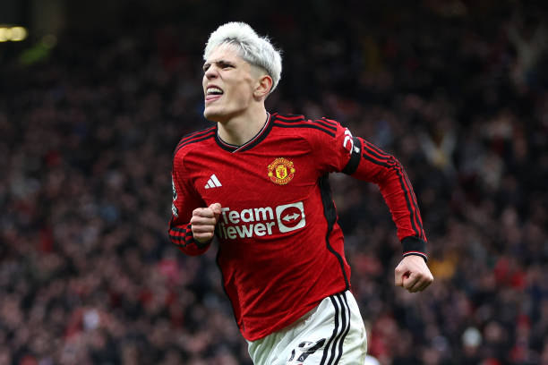 从拉玛西亚到世界之巅：梅西职业生涯里程碑比赛回顾