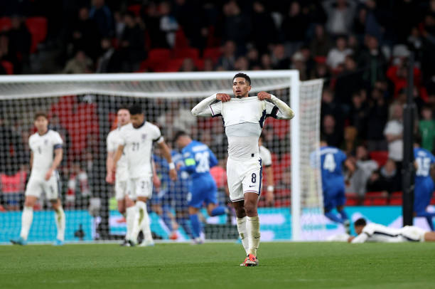 24岁已进300+球！姆巴佩生涯总进球效率超同期梅罗