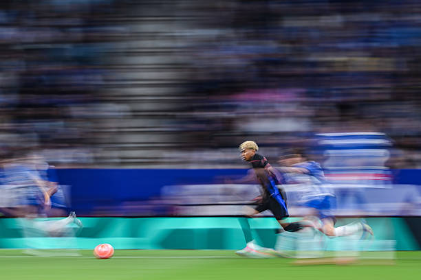 从C罗到法蒂：巴萨与皇马的锋线新老对决