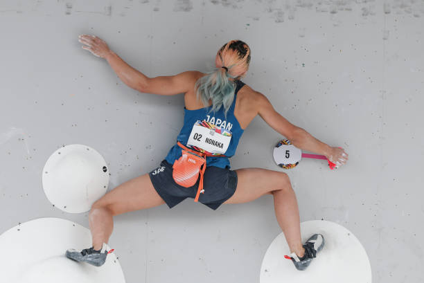 哪一届奥运会首次将乒乓球混双列为正式比赛项目？