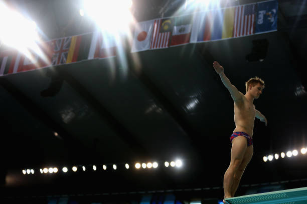 跳远动作解析:如何用动词精准造句