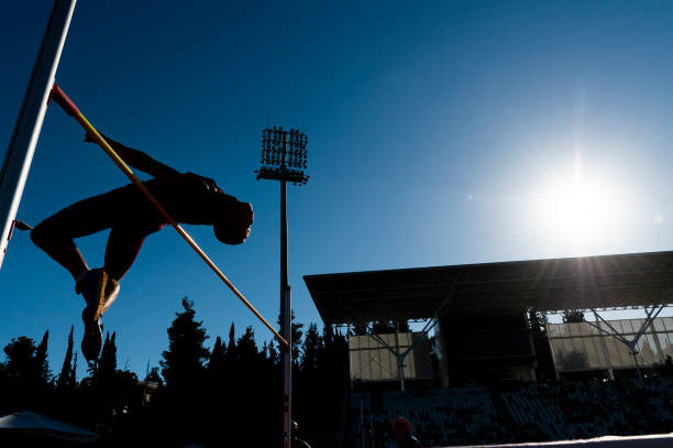 如何通过立定跳远成绩判断运动员等级?