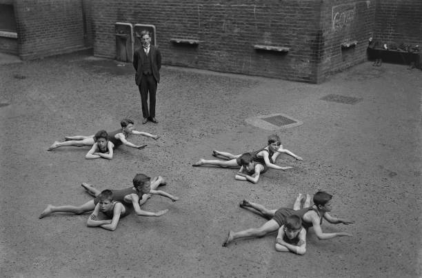 游泳等级划分详解：2023年业余标准表全解析