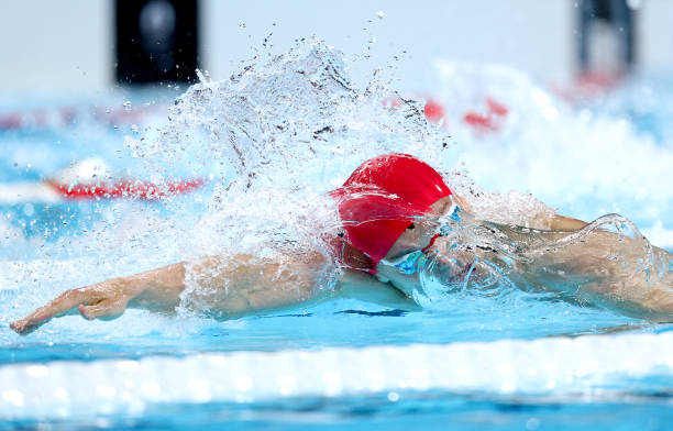 2021全国游泳冠军赛：破纪录时刻与精彩瞬间