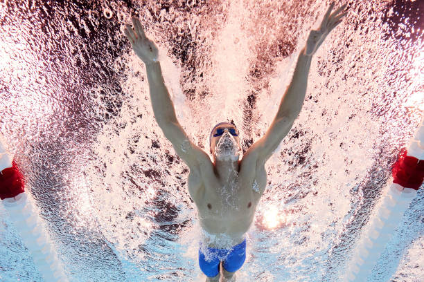 仰泳如何游得最轻松?高效技巧全解析