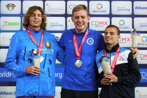 游泳教练的日常：一天工作多久才算正常？