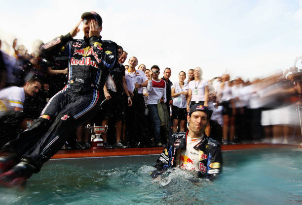 自由泳动作配合技巧：如何保持节奏与流畅性