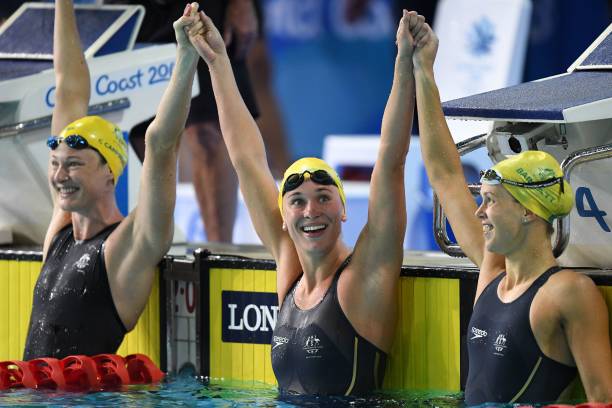 仰泳手臂动作的慢动作对比:正确vs错误动作示范