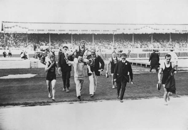 自由泳脚打水的力量与节奏控制技巧