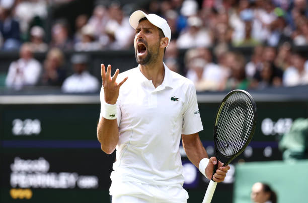 四大网球技术解析：发球、正手、反手和截击的关键要点