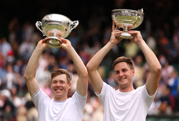 网球女王:女性运动员突破性别障碍的奋斗史