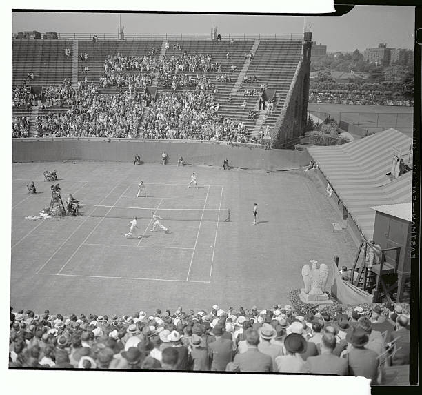 德约科维奇连扳两盘，逆转德米纳尔延续卫冕之路