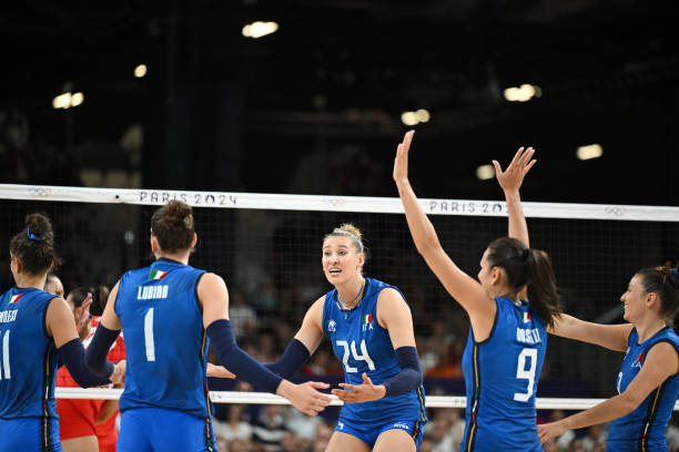 一场国际排球比赛通常需要多长时间？