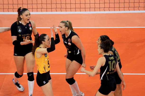 九人制排球发球规则与违规情况解析