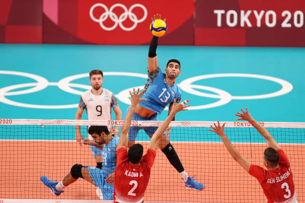 排球场地线宽度与球员位置判断的关系