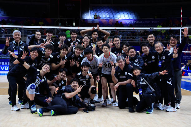 图解实战：结合经典比赛案例，分析顶尖球队的站位策略与作用