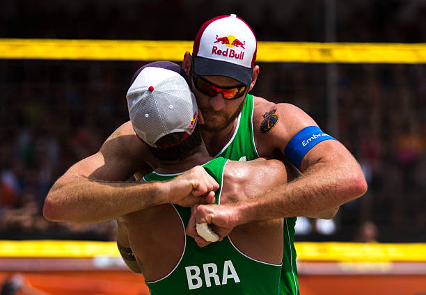 高效颠球训练：手势动作与身体姿势的协调练习