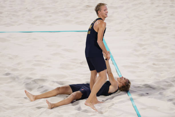 惠若琪与天天兄弟互动,现场教学排球技巧